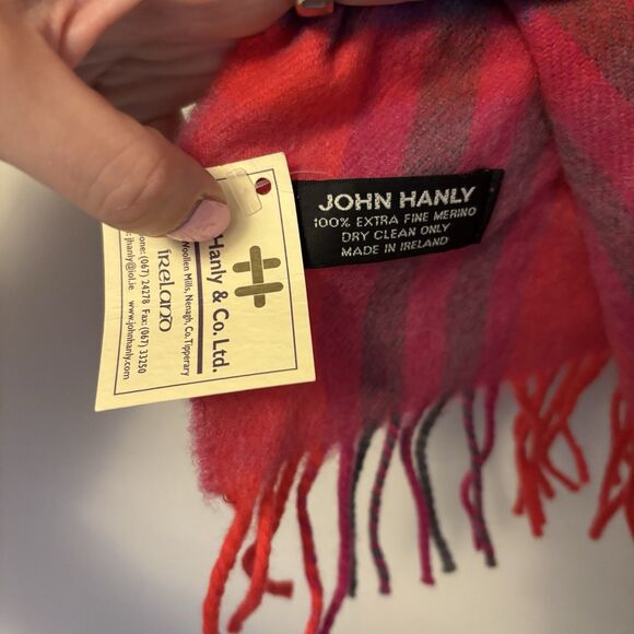 John Hanly & Co Tartan Plaid Fringe Scarf Pink 100% Merino Wool Ireland - Picture 3 of 4